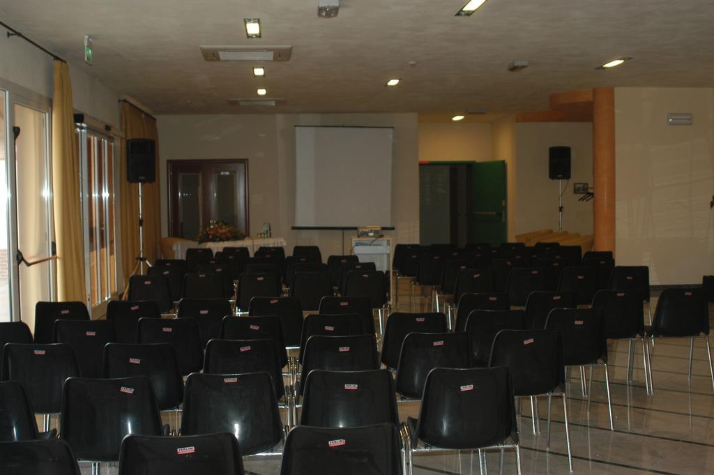מונטקיו אמיליה Hotel Conteverde מראה חיצוני תמונה