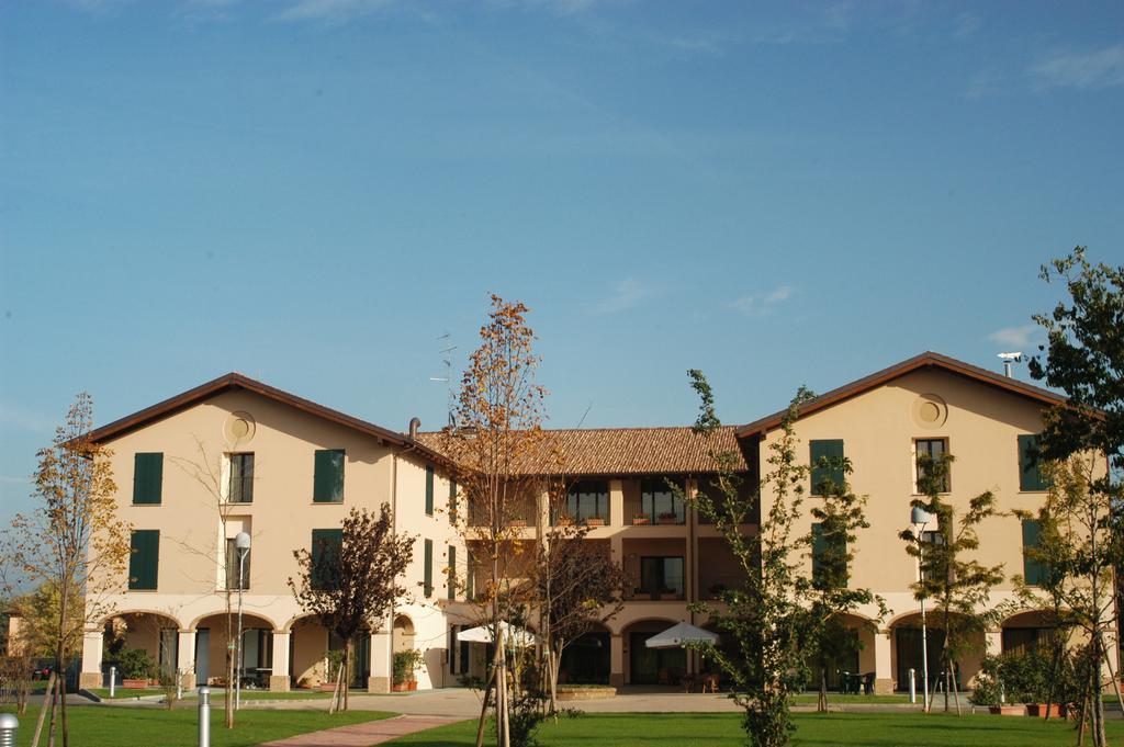 מונטקיו אמיליה Hotel Conteverde מראה חיצוני תמונה